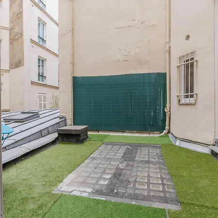Near Republique - Mobility Lease * Париж