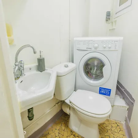 Near Republique - Mobility Lease * Párizs