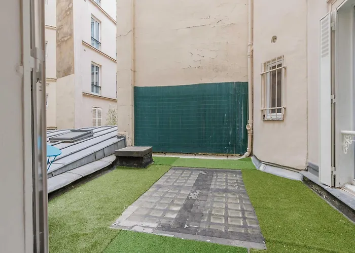 Near Republique - Mobility Lease * Париж