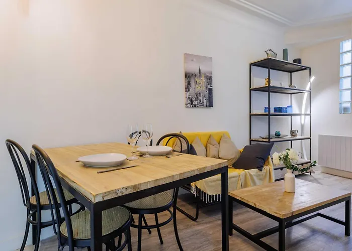 Near Republique - Mobility Lease