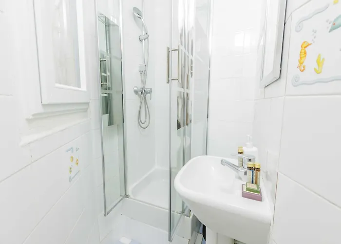 Near Republique - Mobility Lease *